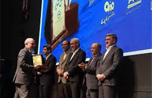 درخشش فولاد خوزستان با دریافت تندیس برتر سومین همایش برترین‌های بورس کالا  