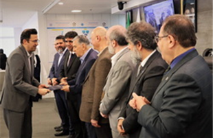 دریافت لوح سپاس برای «تدوین سند استراتژی بیمه دی» در جشنواره ملی بهره‌وری